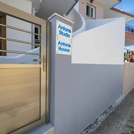 Antonis Apartmán *