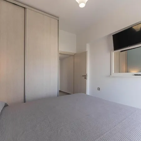 Antonis Appartement *